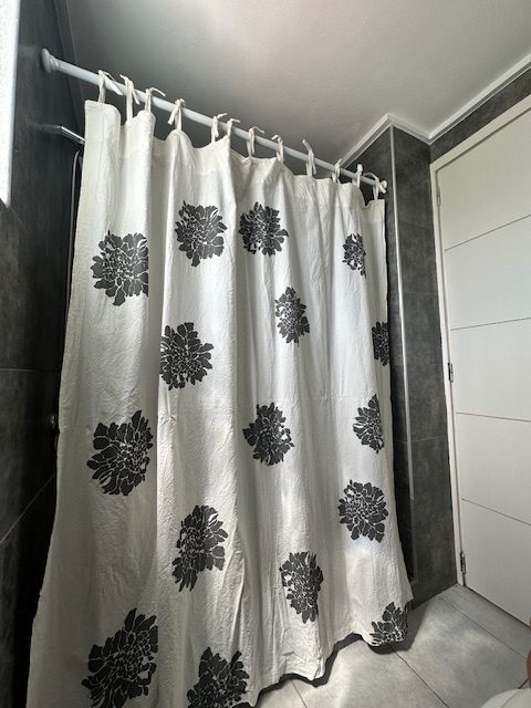 Cortina de baño- Flores - Gris plomo