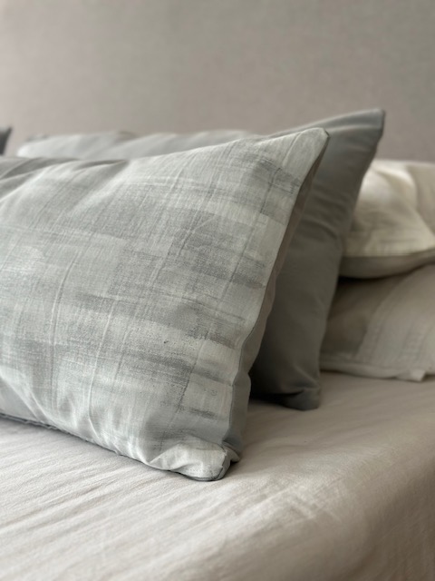 Almohadones y pie de cama- Modelo Desgastado