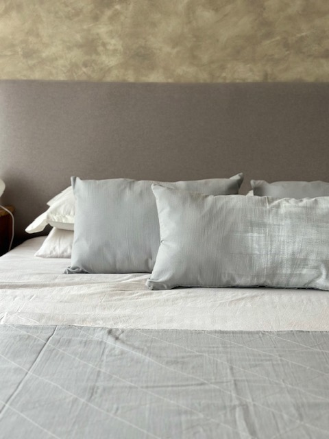 Almohadones y pie de cama- Modelo Desgastado