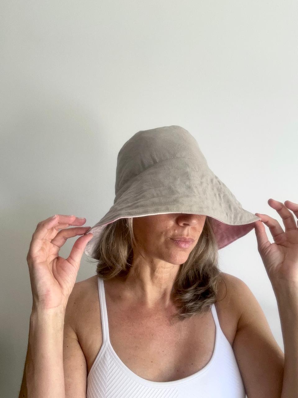 Sombrero ala ancha- Gris y rosa