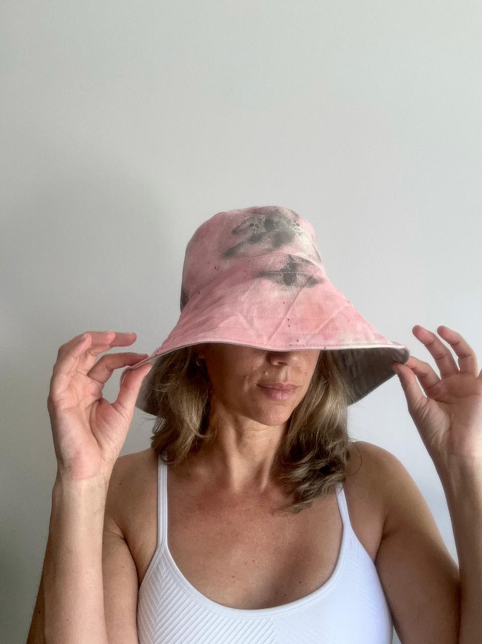 Sombrero ala ancha- Gris y rosa