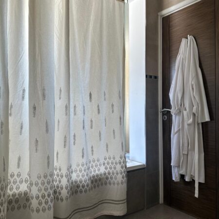 Cortina de baño Fez- gris cemento