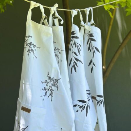 Delantal gabardina estampado a mano- blanco